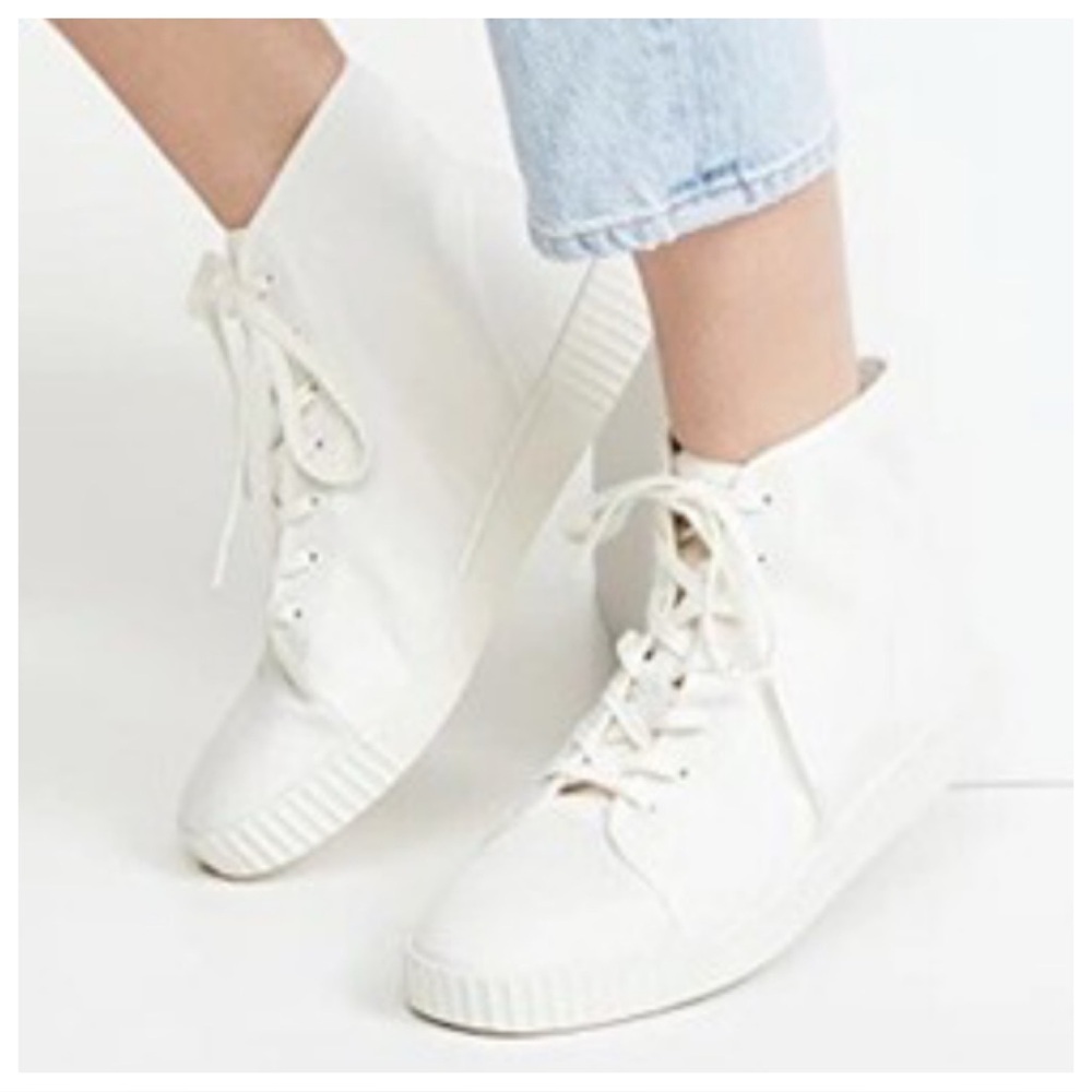 VINCE WOLFE HIGHTOP WHITE CANVAS SNEAKER